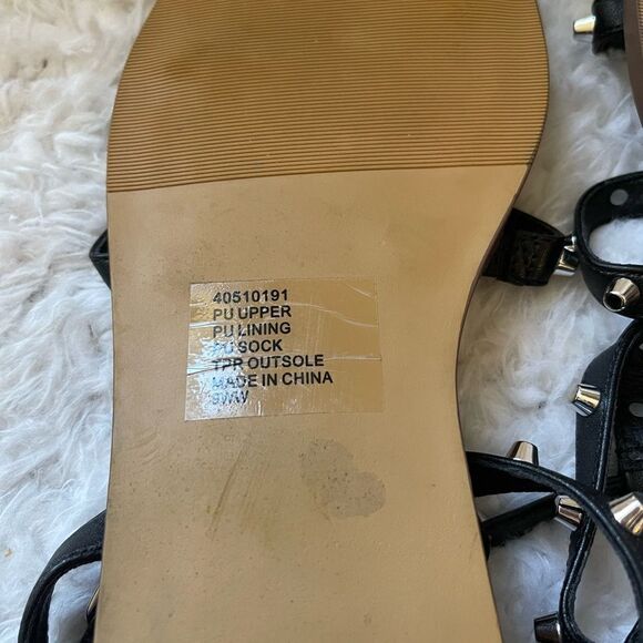 Torrid Black synthetic leather gladiator sandals silver tone studs accents SZ9WW - Picture 9 of 9